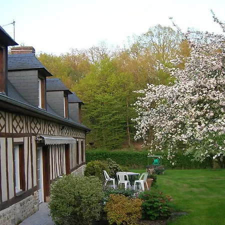 Entre Bois Et Pres Bed & Breakfast 3*